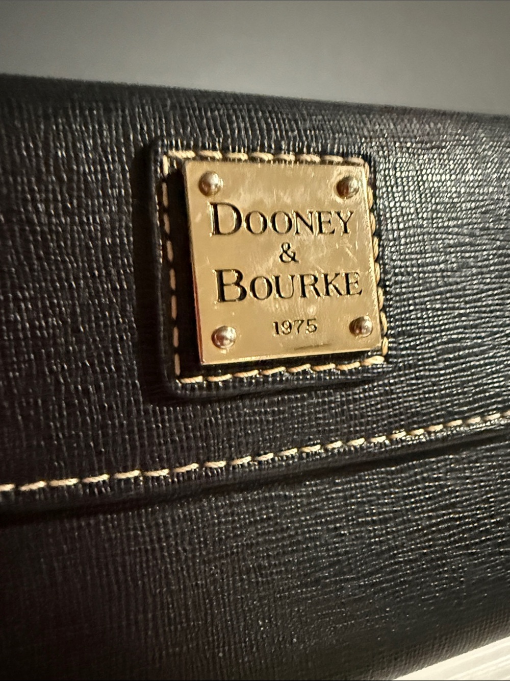 Dooney & Bourke continental clutch wallet - Picture 2 of 7